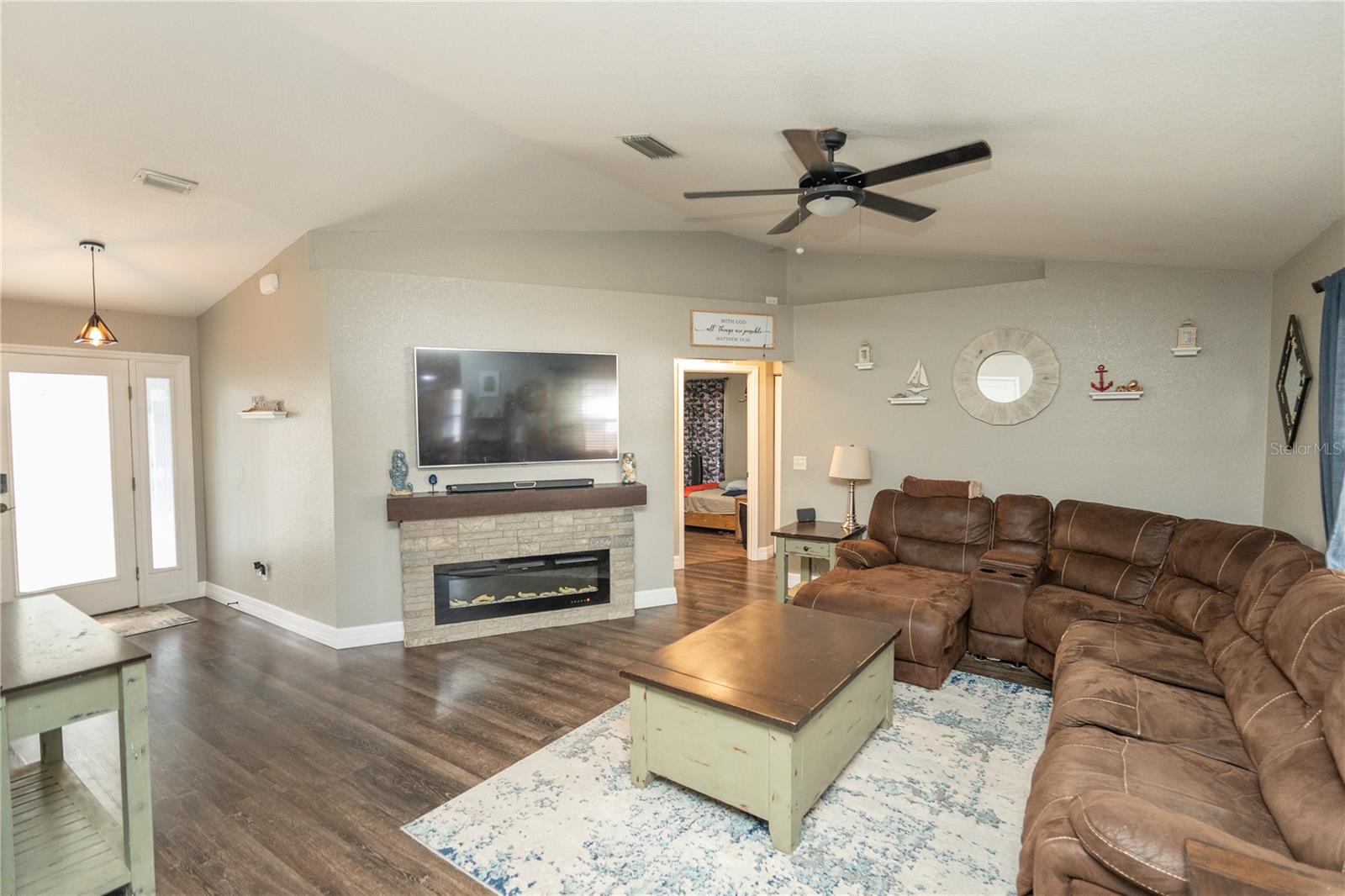 SILVER SPGS SHORES UN 20 - Residential