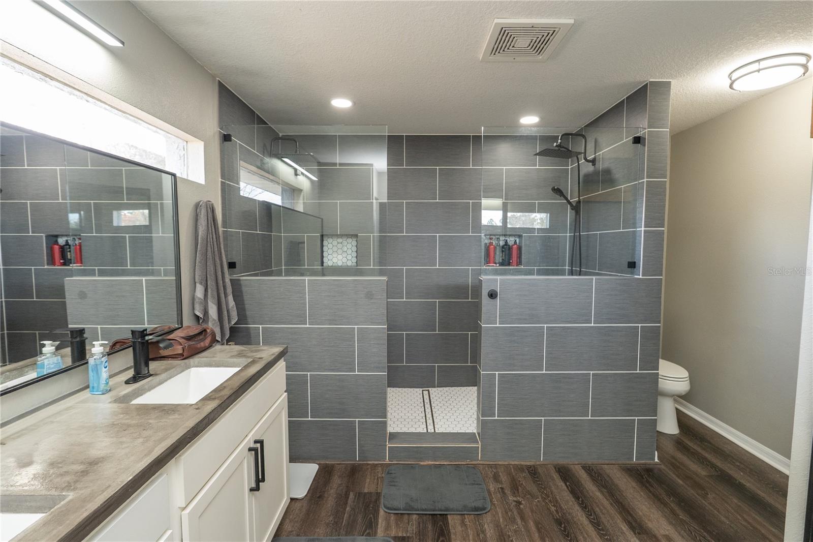 SILVER SPGS SHORES UN 20 - Residential