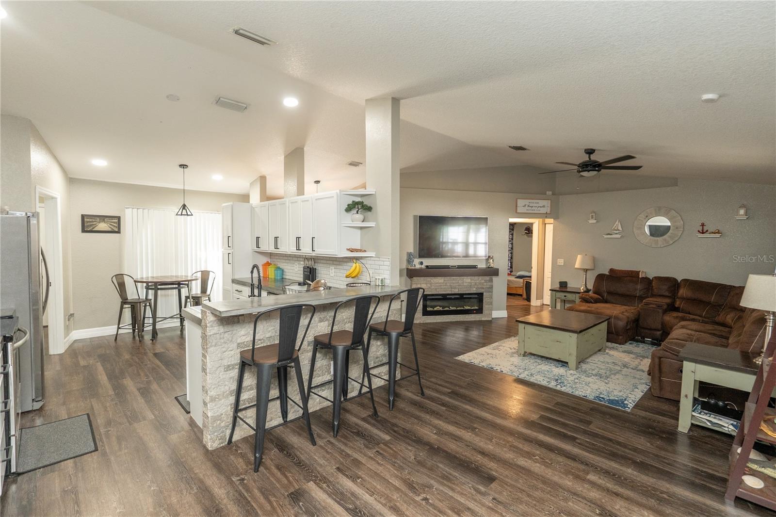 SILVER SPGS SHORES UN 20 - Residential