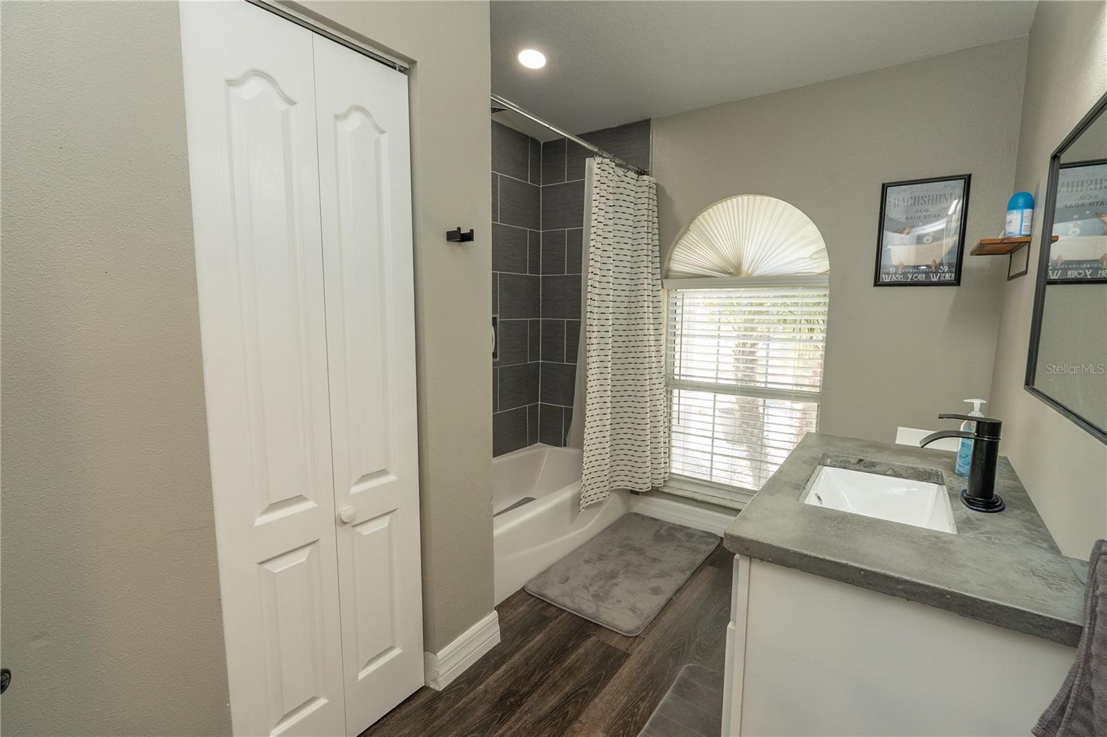 SILVER SPGS SHORES UN 20 - Residential