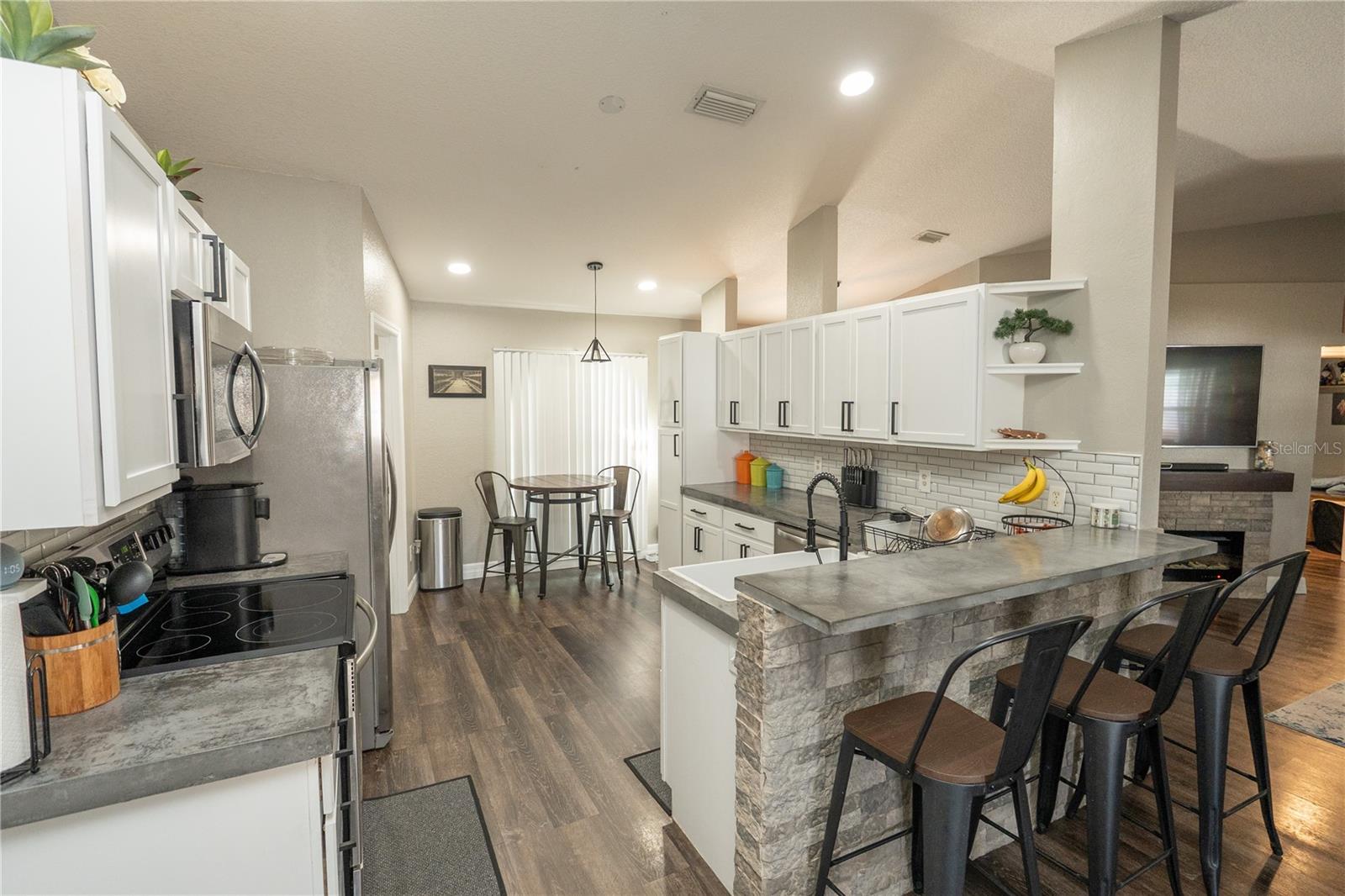 SILVER SPGS SHORES UN 20 - Residential