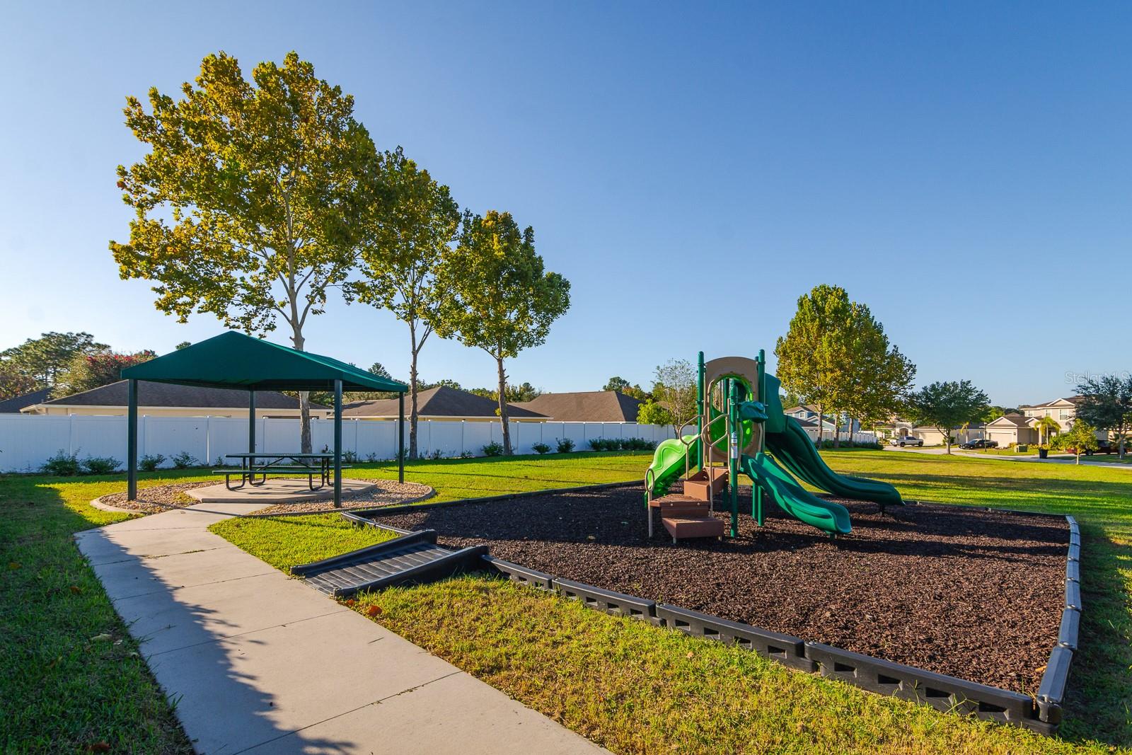BRIAR OAKS VILLAGE 01 - Residential
