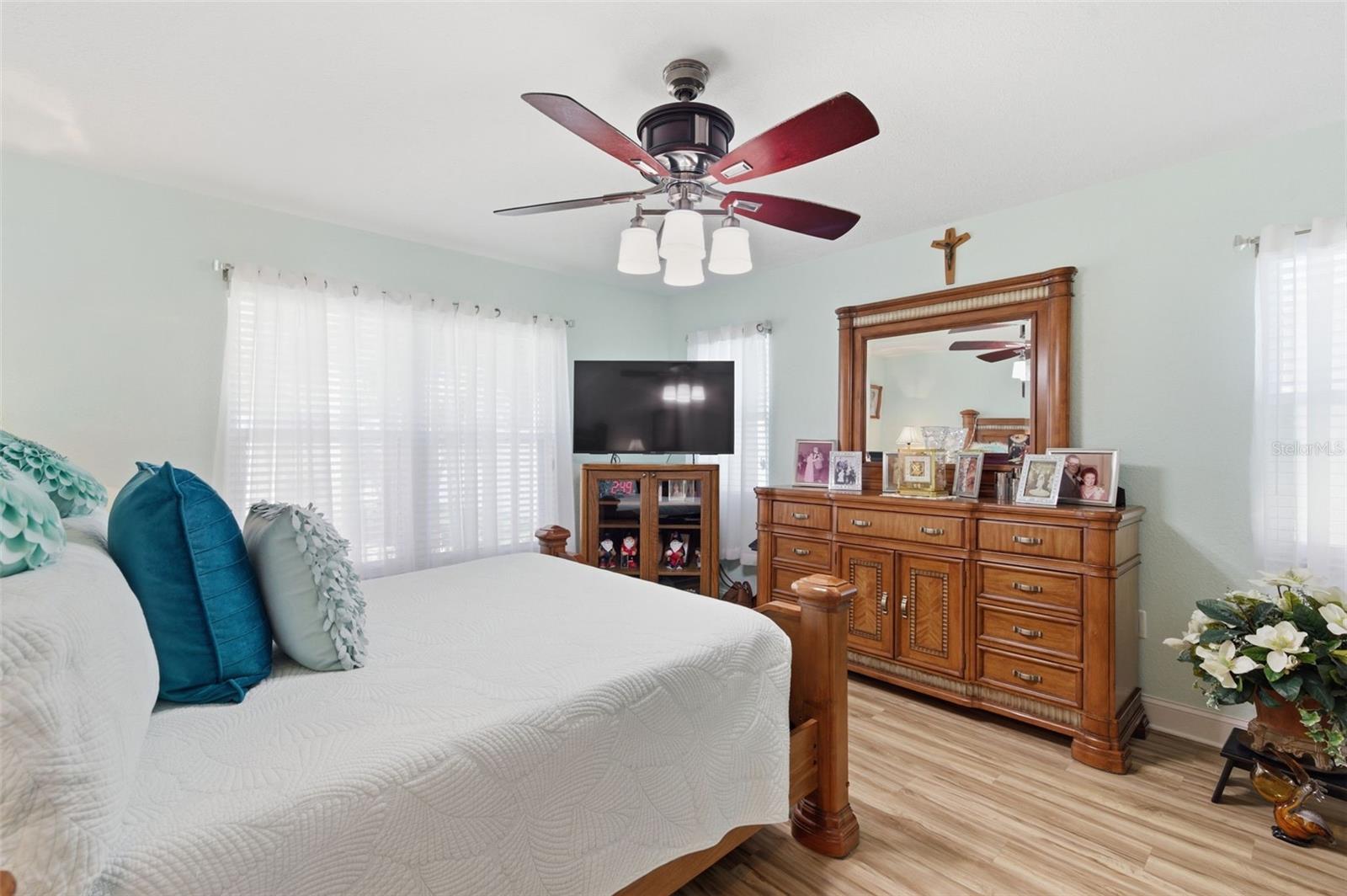 HUNTERS RIDGE - Residential