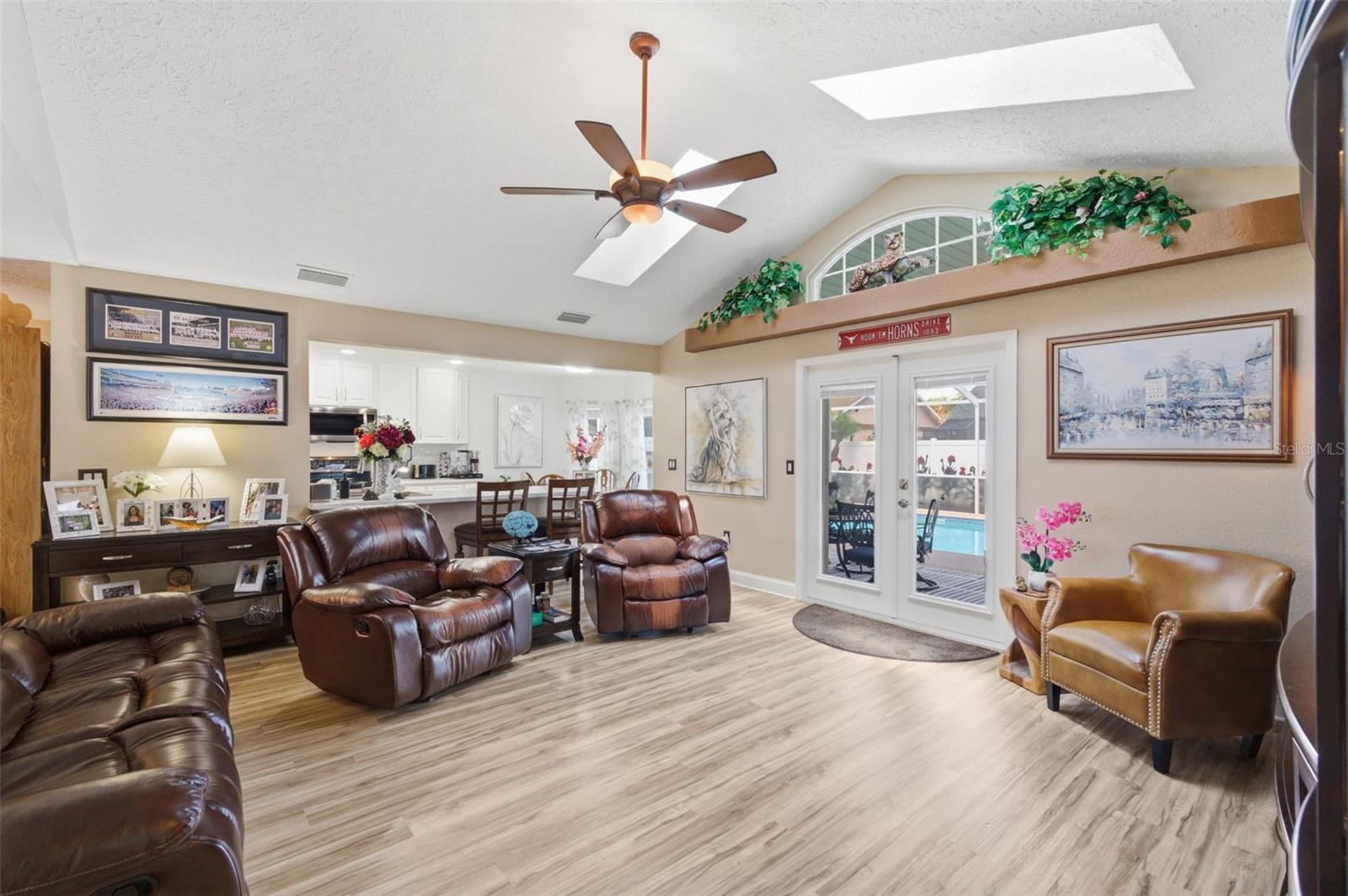 HUNTERS RIDGE - Residential