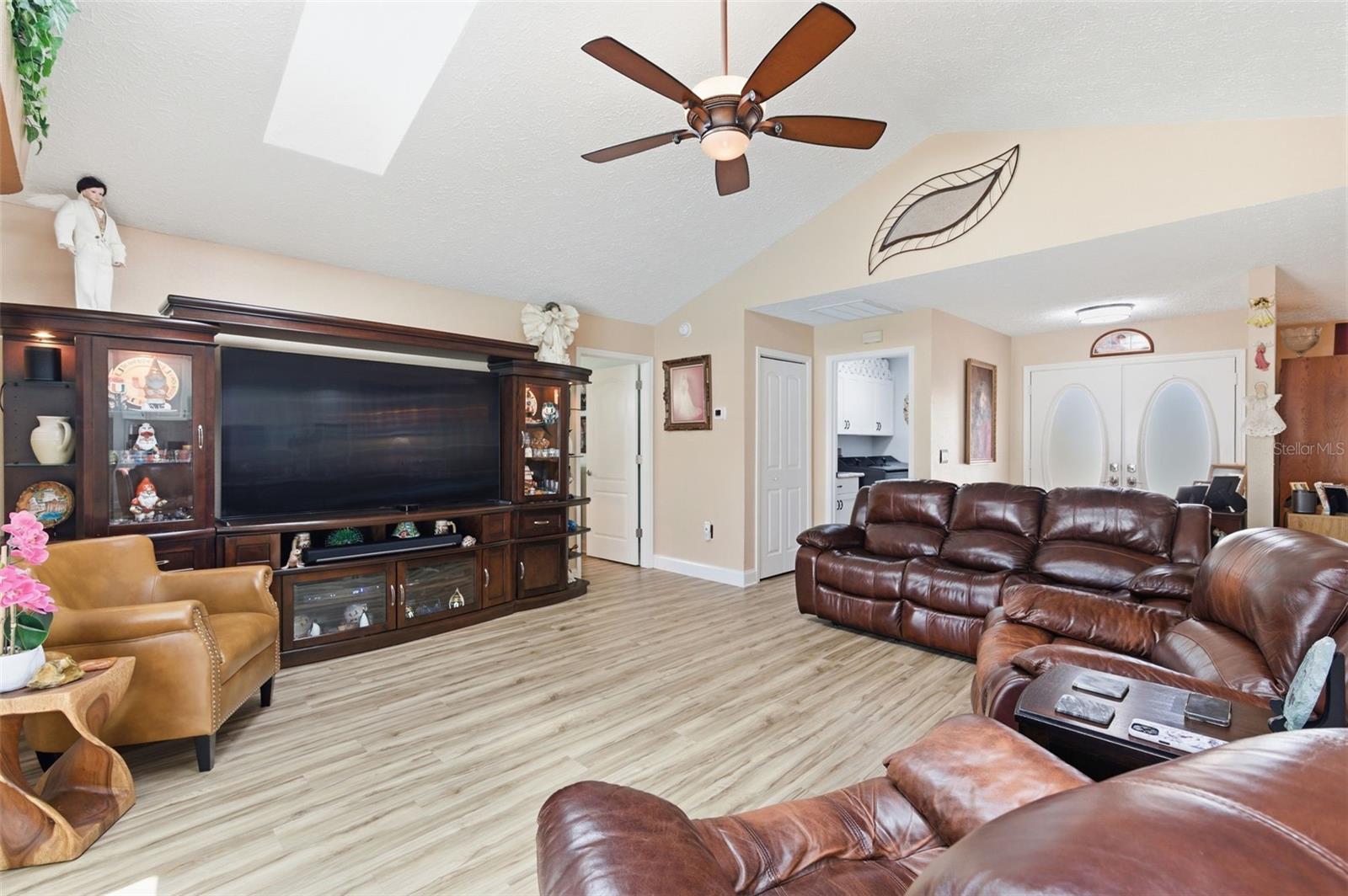HUNTERS RIDGE - Residential