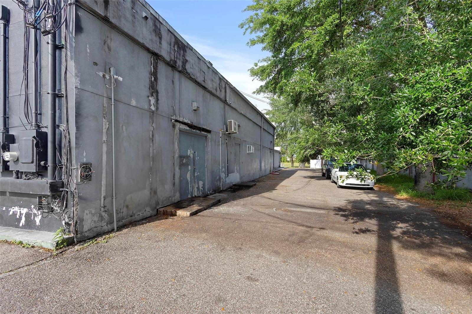 ACREAGE - Commercial Sale