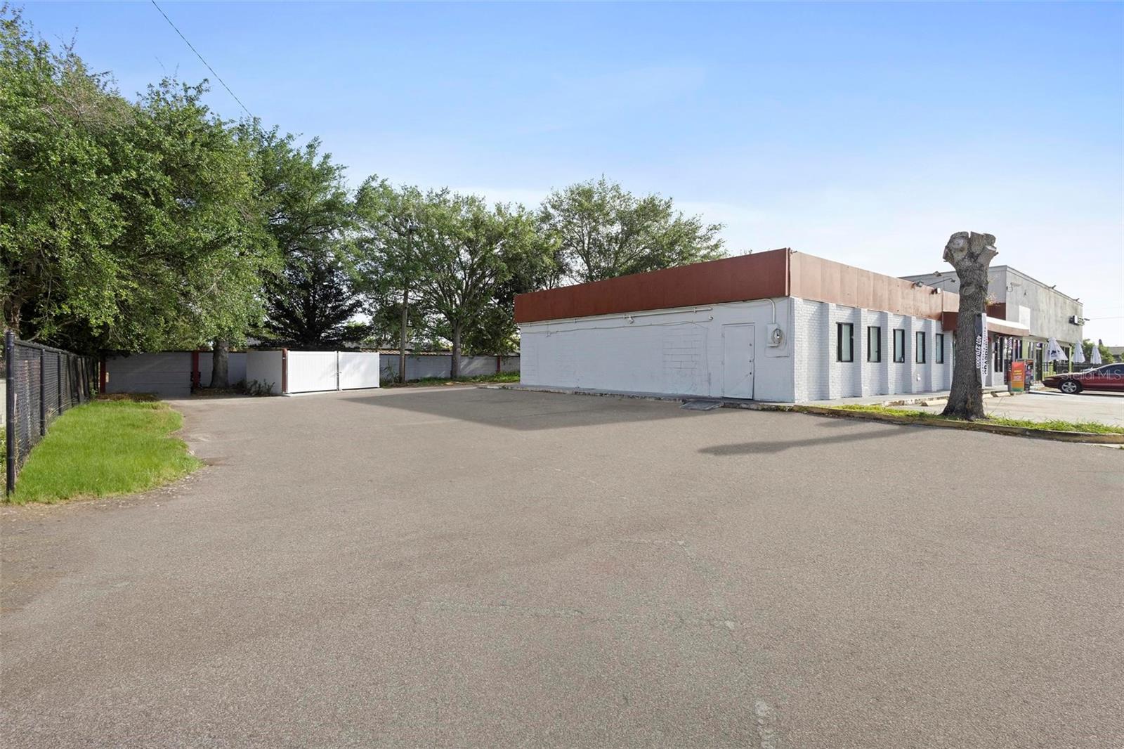 ACREAGE - Commercial Sale