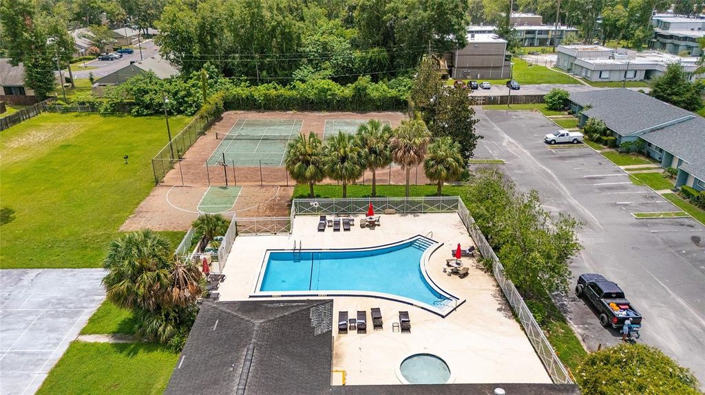 Photo of 501 SW 75th Street #H6, Gainesville, FL 32607 (MLS # GC534068)