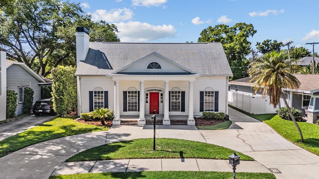 Photo of 3220 W Bay Villa Avenue, Tampa, FL 33611 (MLS # TB8490954)