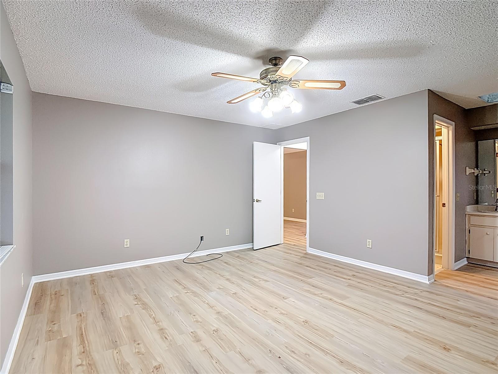 NORTH POINTE - Residential