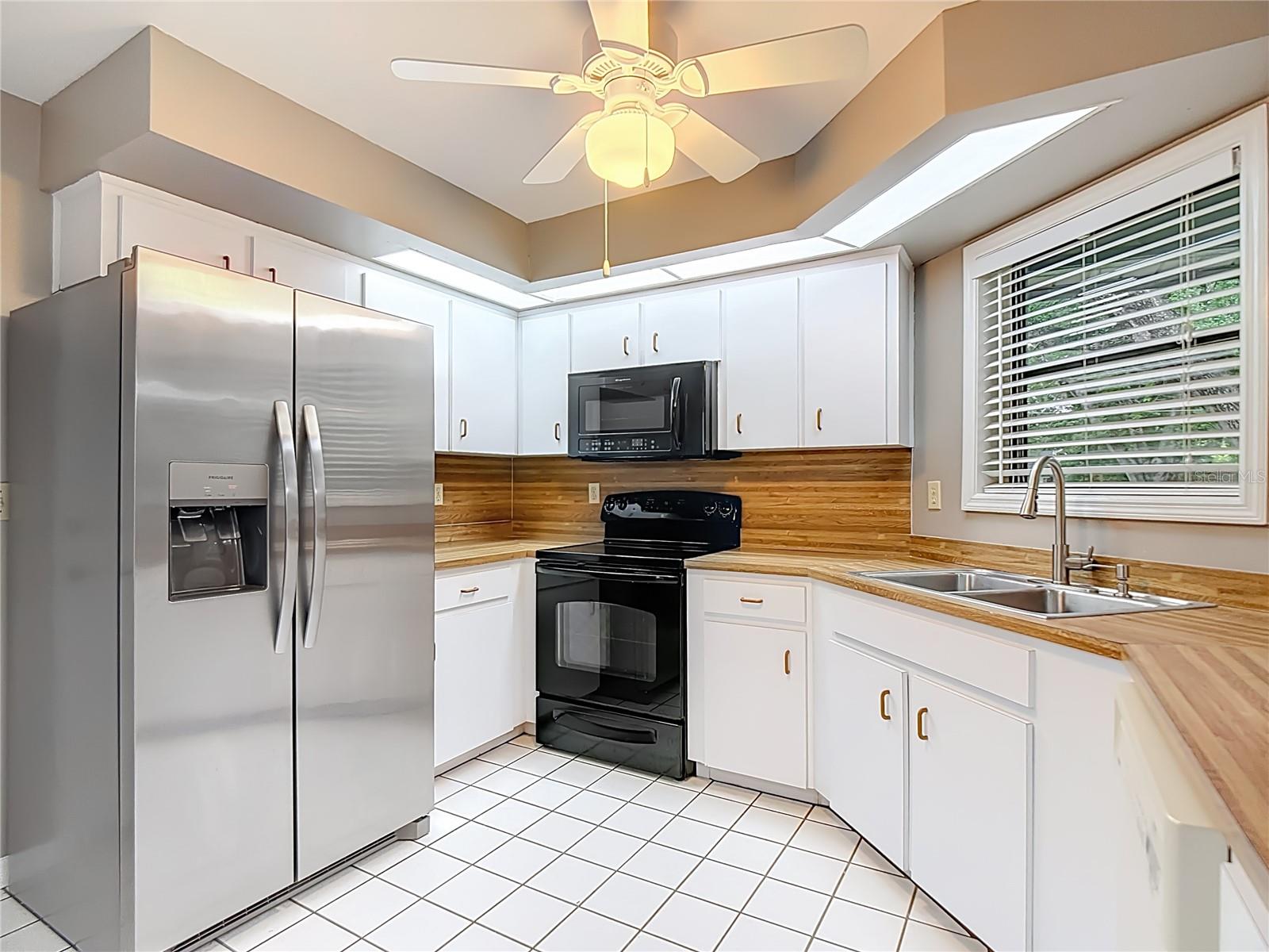 NORTH POINTE - Residential