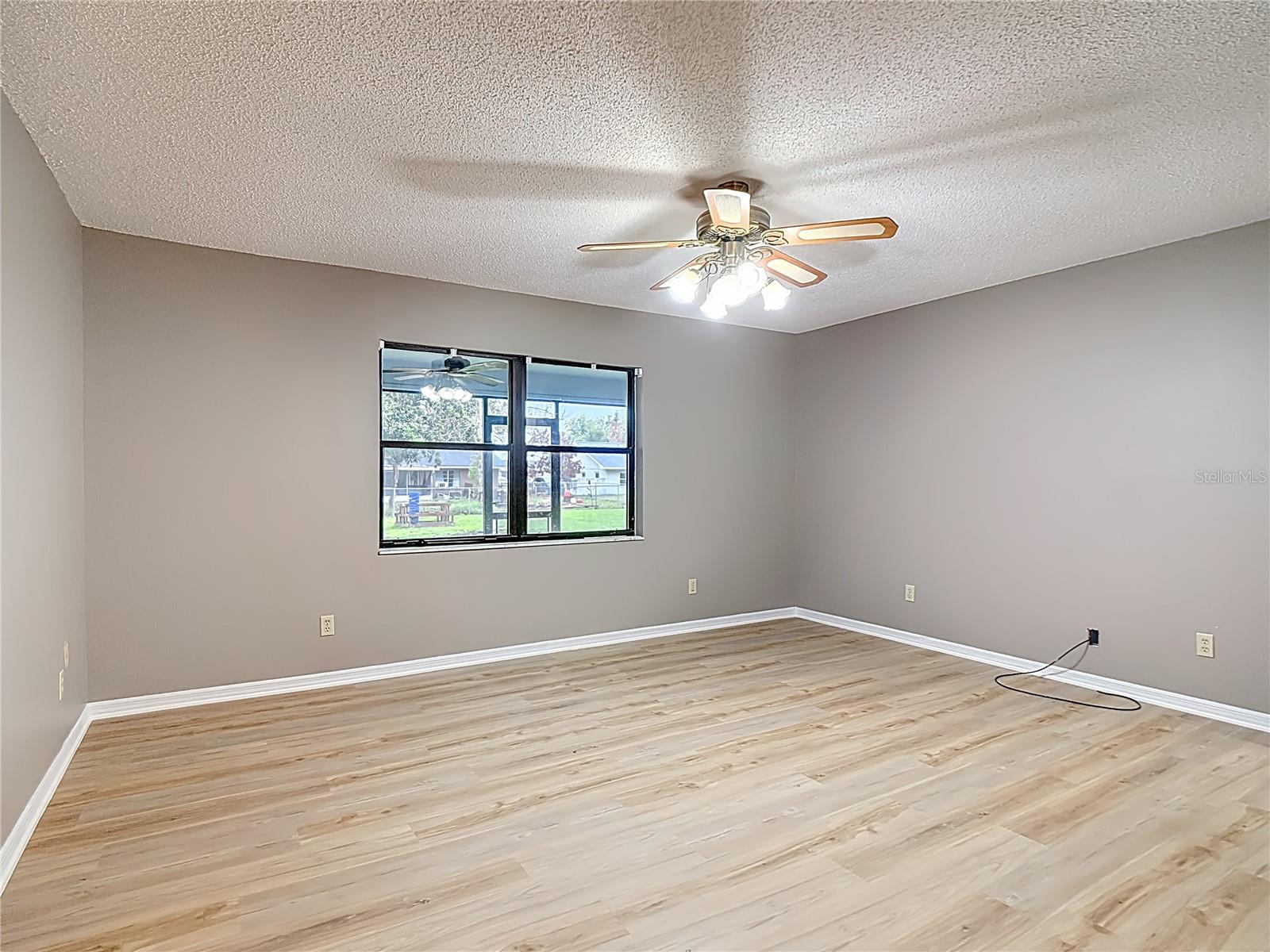 NORTH POINTE - Residential