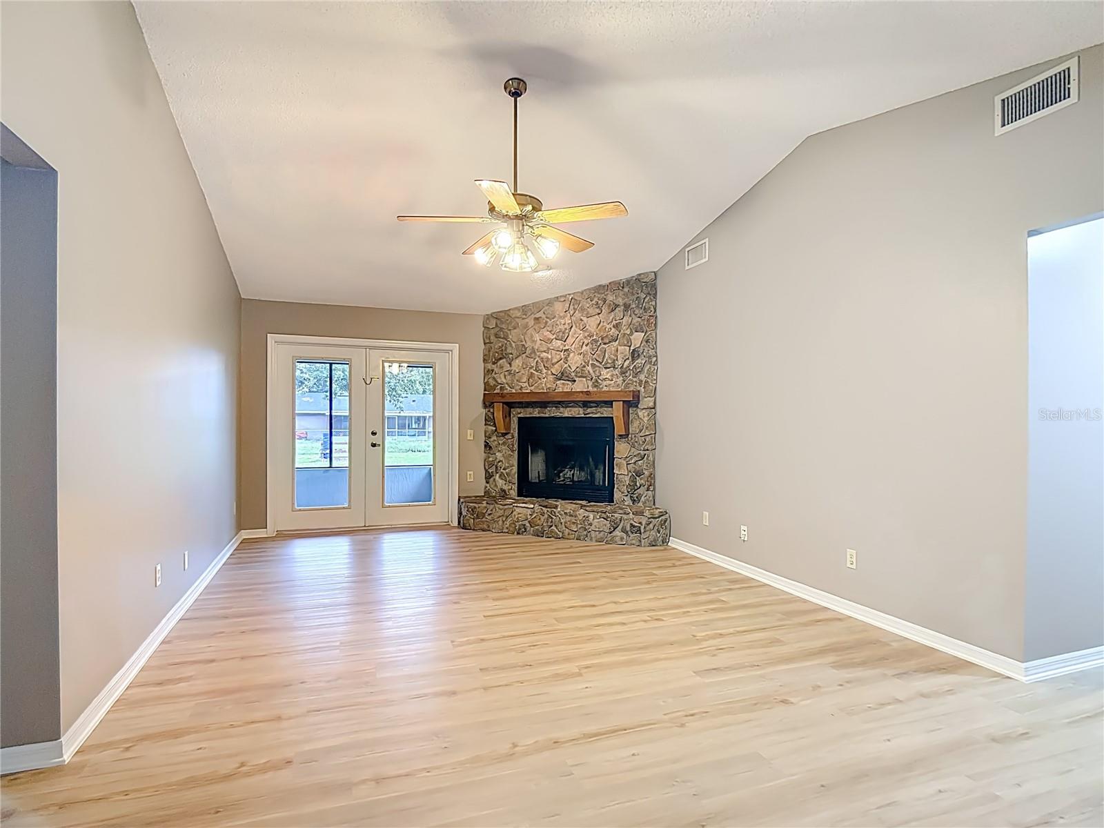 NORTH POINTE - Residential