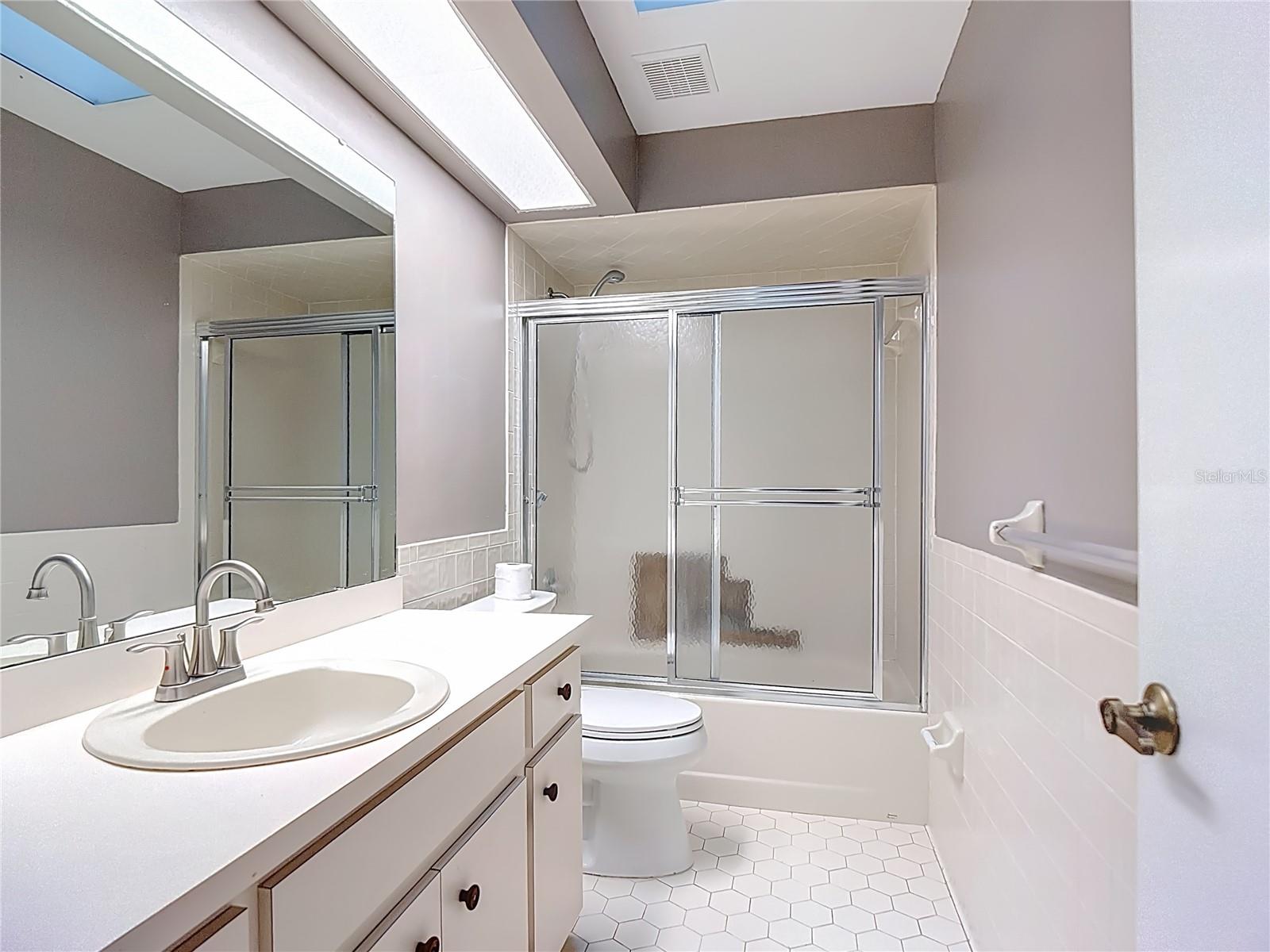 NORTH POINTE - Residential