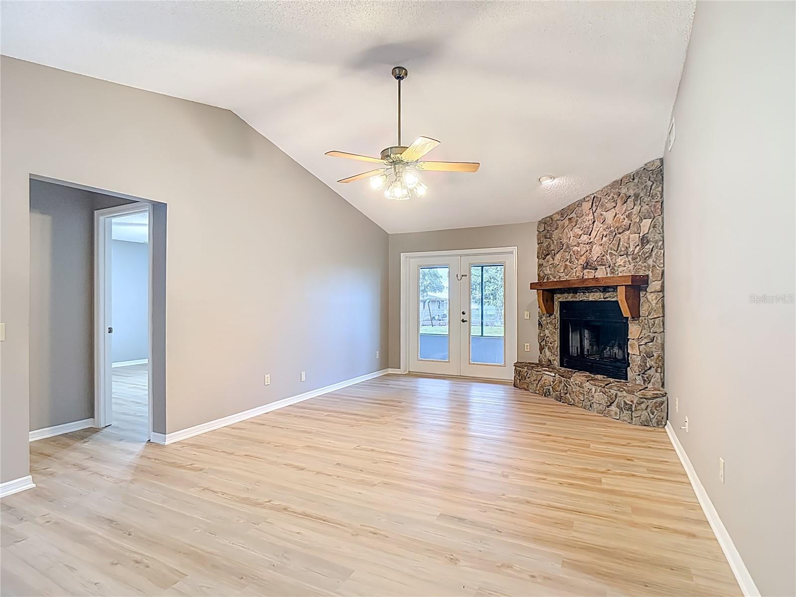 NORTH POINTE - Residential