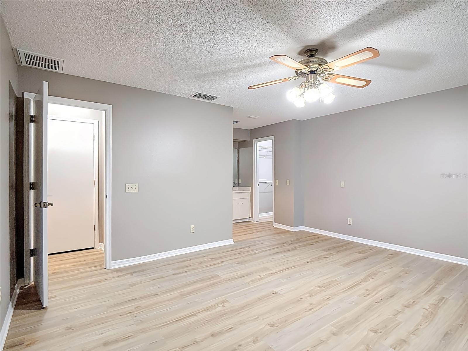 NORTH POINTE - Residential