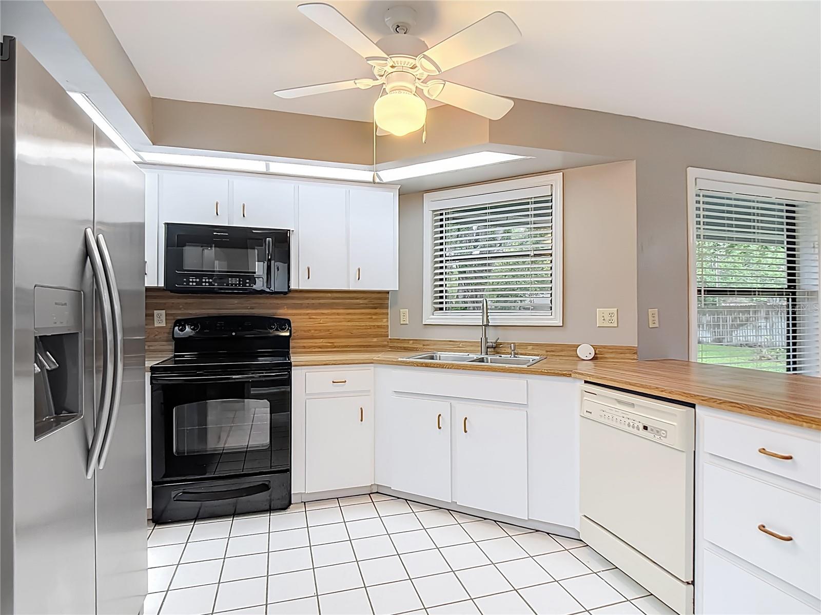 NORTH POINTE - Residential