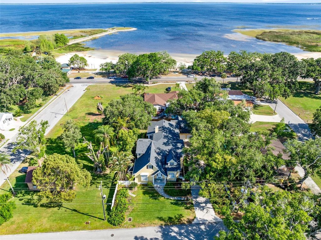 Photo of 910 Cypress Avenue, Saint Cloud, FL 34769 (MLS # O6299077)