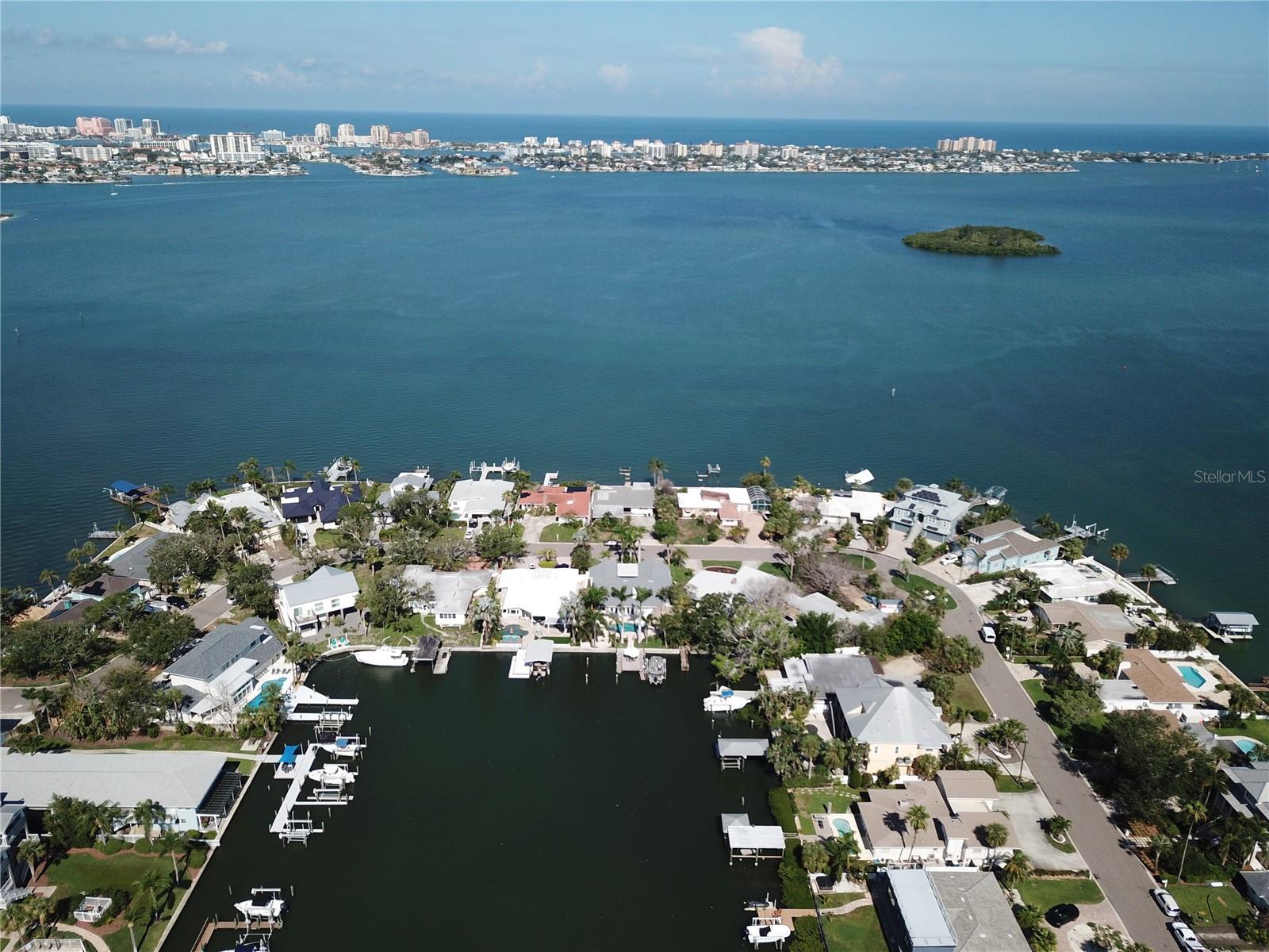 VENETIAN POINT - Residential