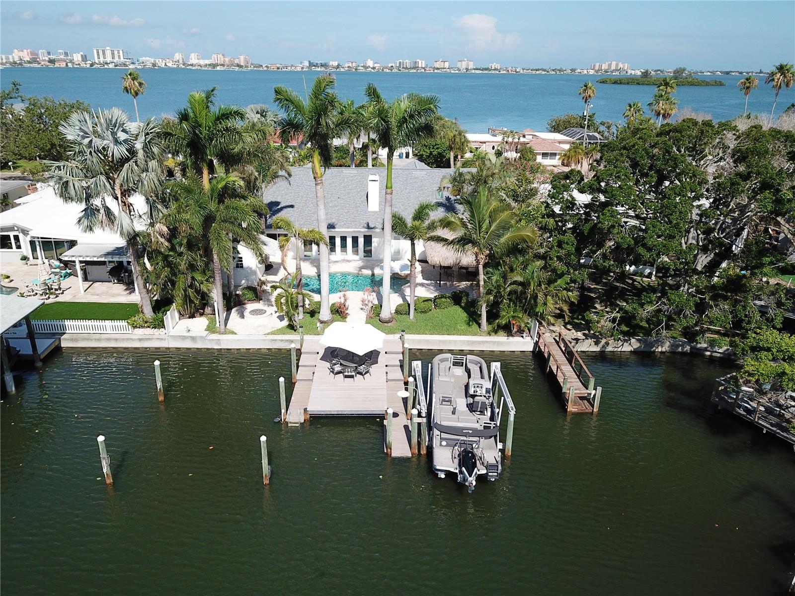 VENETIAN POINT - Residential