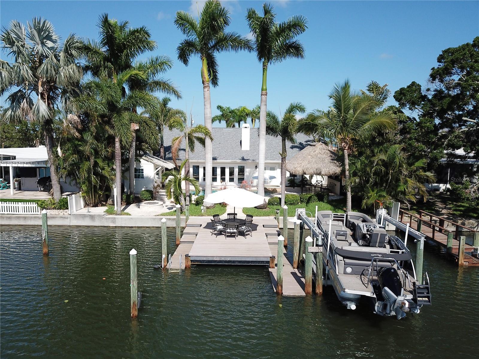 VENETIAN POINT - Residential