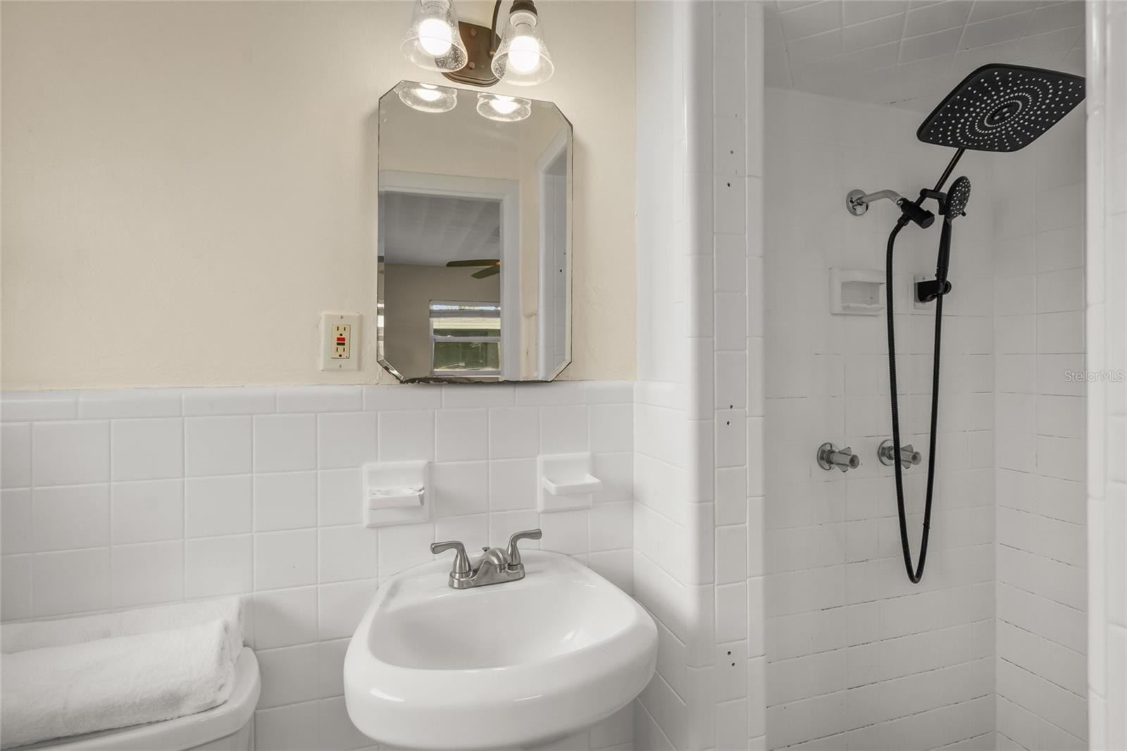 GOLDEN ACRES 1ST ADD - Residential