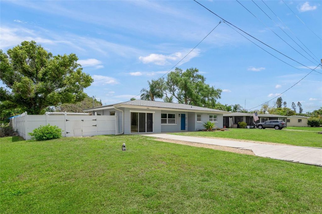 Photo of 5903 Murdock Avenue, Sarasota, FL 34231 (MLS # A4689126)