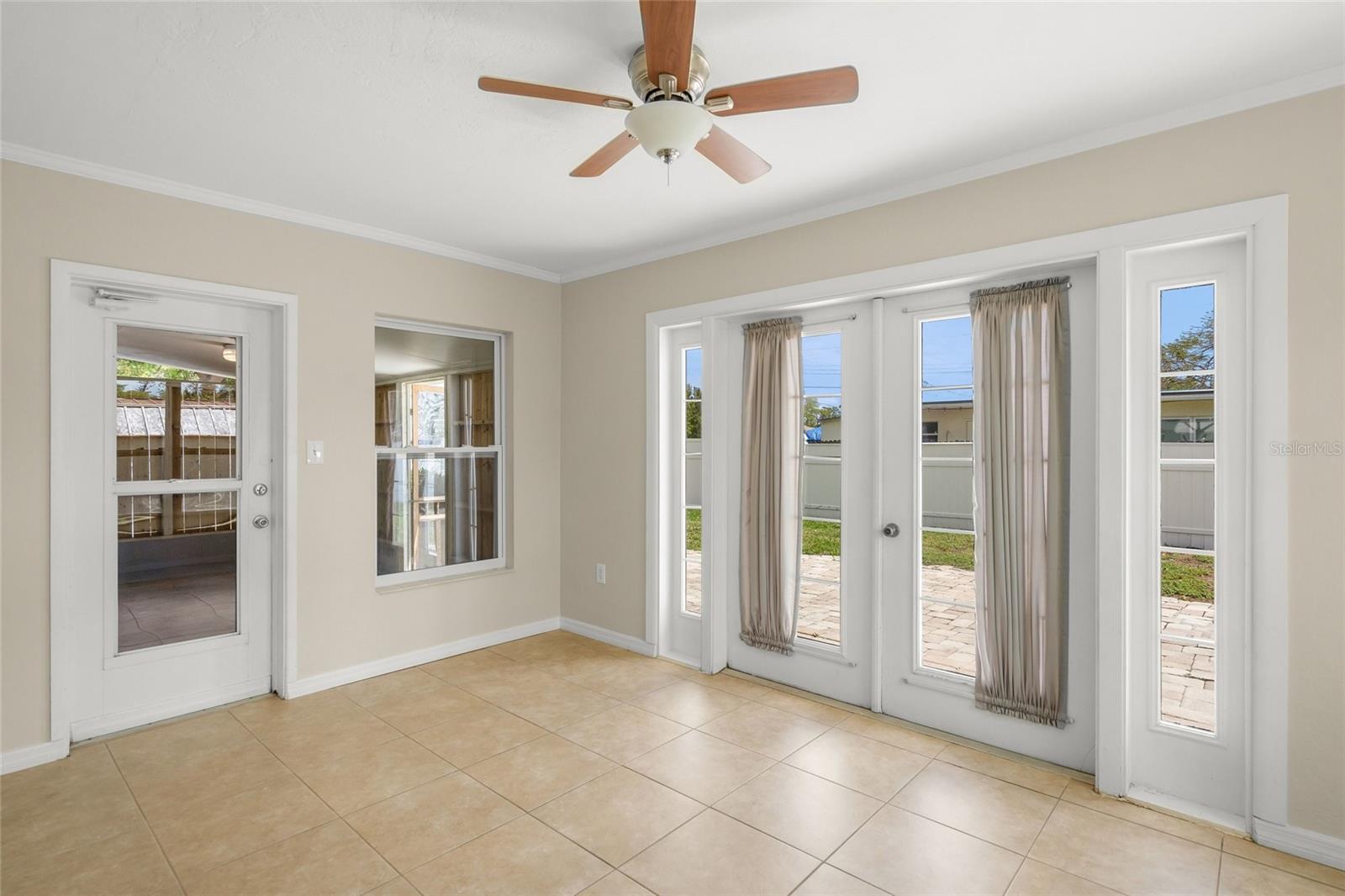 GOLDEN ACRES 1ST ADD - Residential