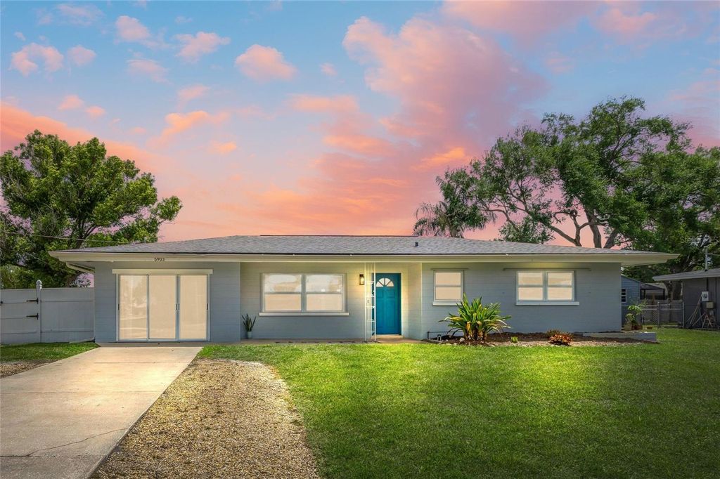 Photo of 5903 Murdock Avenue, Sarasota, FL 34231 (MLS # A4689126)