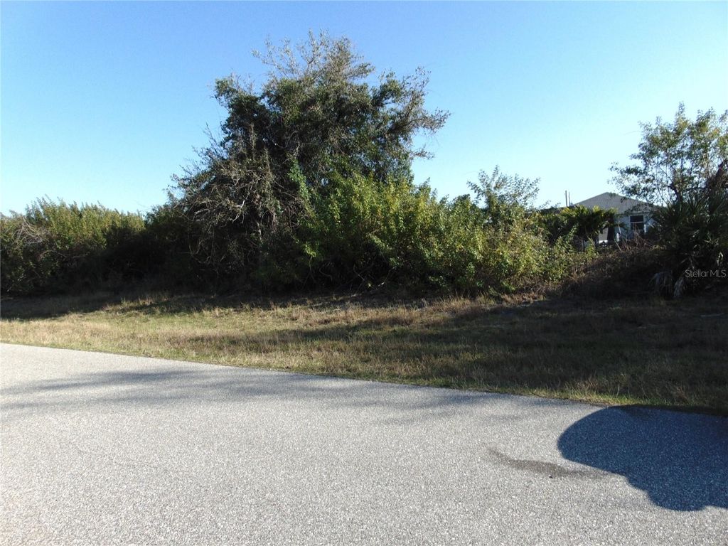 Photo of 287 Baytree Drive, Rotonda West, FL 33947 (MLS # C7488723)