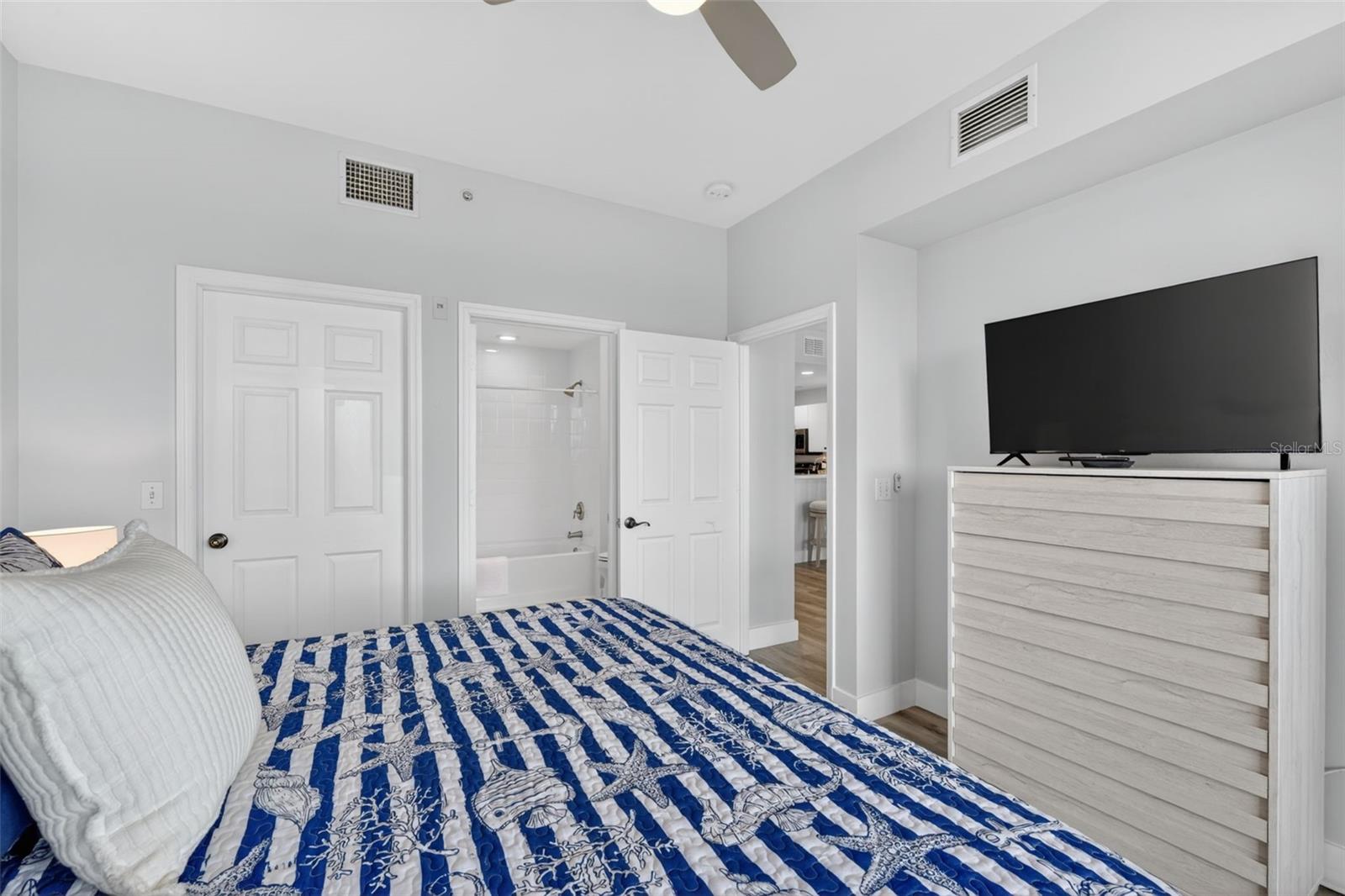 HARBOR TOWERS AT BURNT STORE - Residential