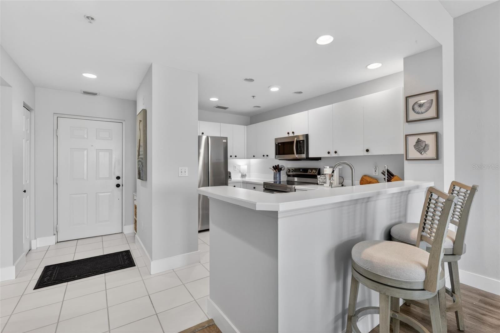 HARBOR TOWERS AT BURNT STORE - Residential