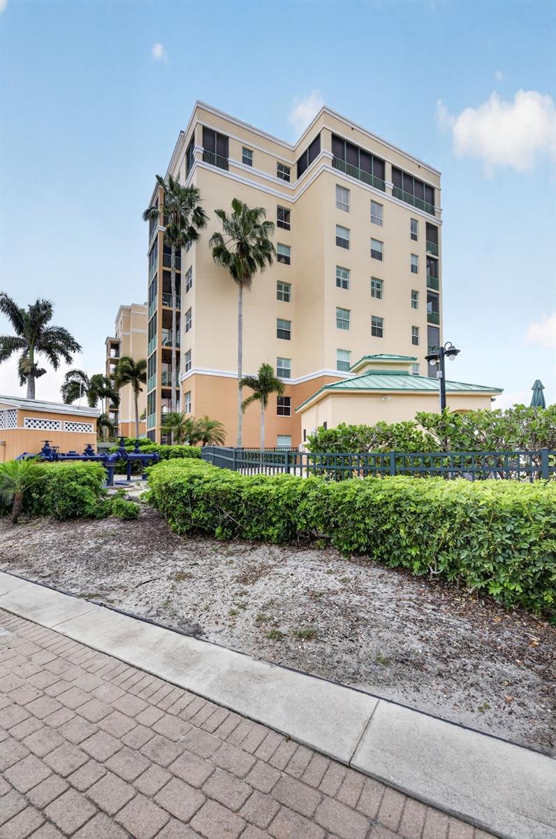 HARBOR TOWERS AT BURNT STORE - Residential