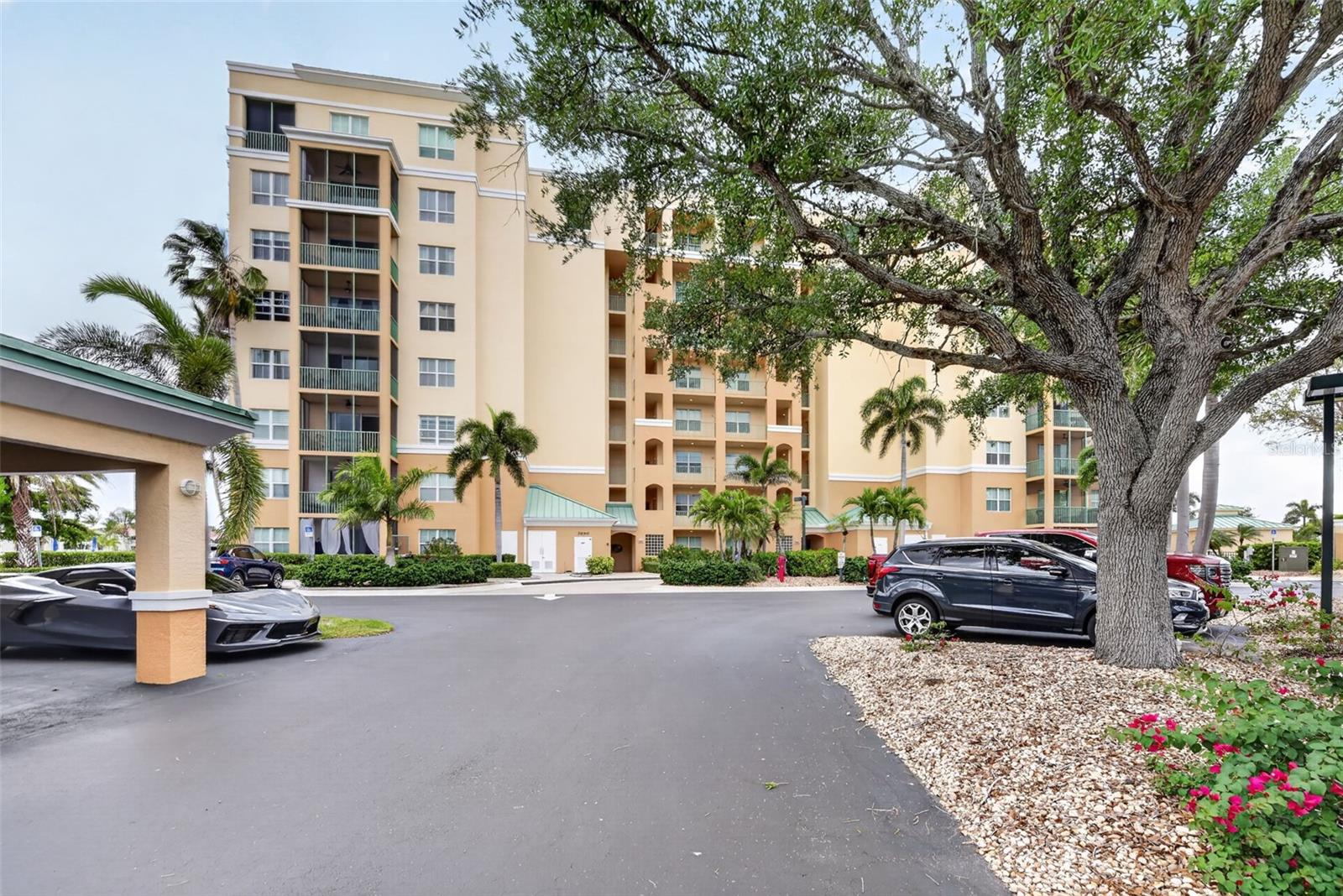 HARBOR TOWERS AT BURNT STORE - Residential