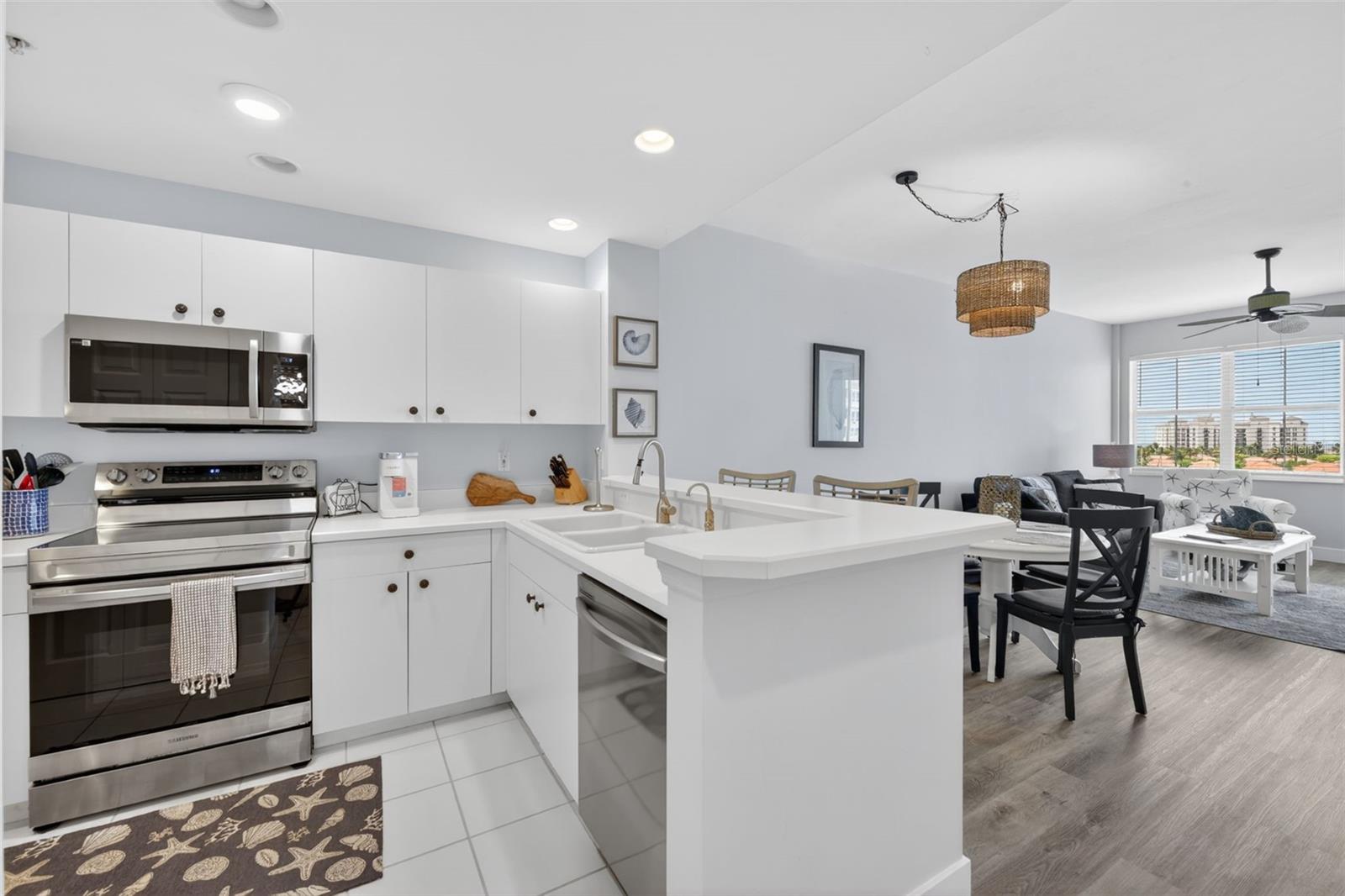 HARBOR TOWERS AT BURNT STORE - Residential