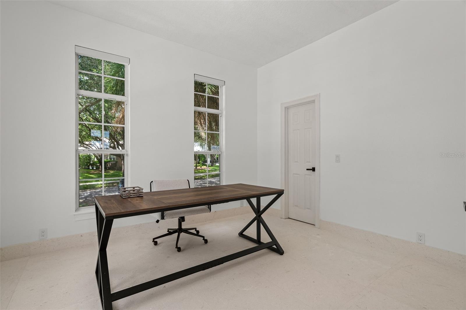 5927 CAYMUS LOOP
