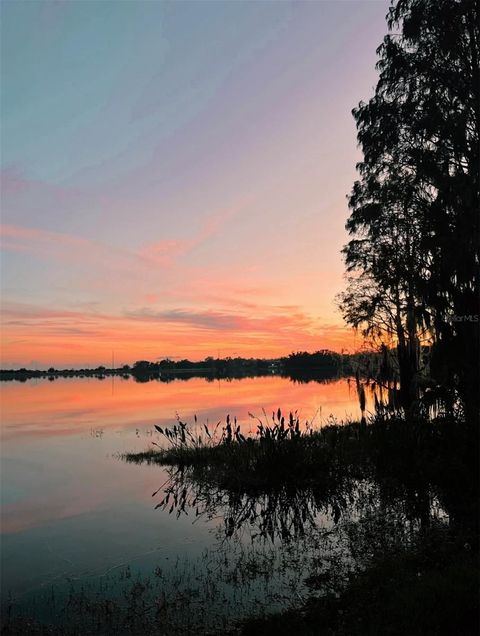 A home in WINTER HAVEN