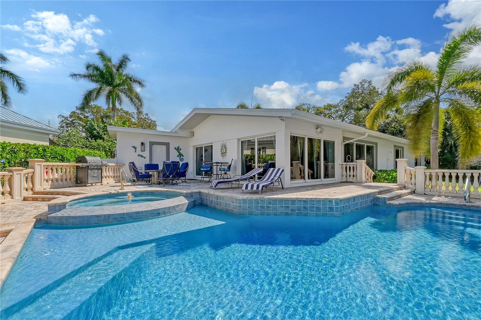 CORAL COVE - Residential Lease