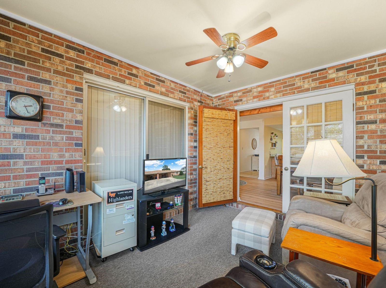 VILLASTHE 02 - Residential