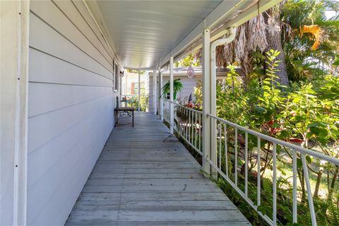 A home in ELLENTON