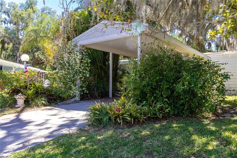 A home in ELLENTON