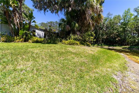 A home in ELLENTON