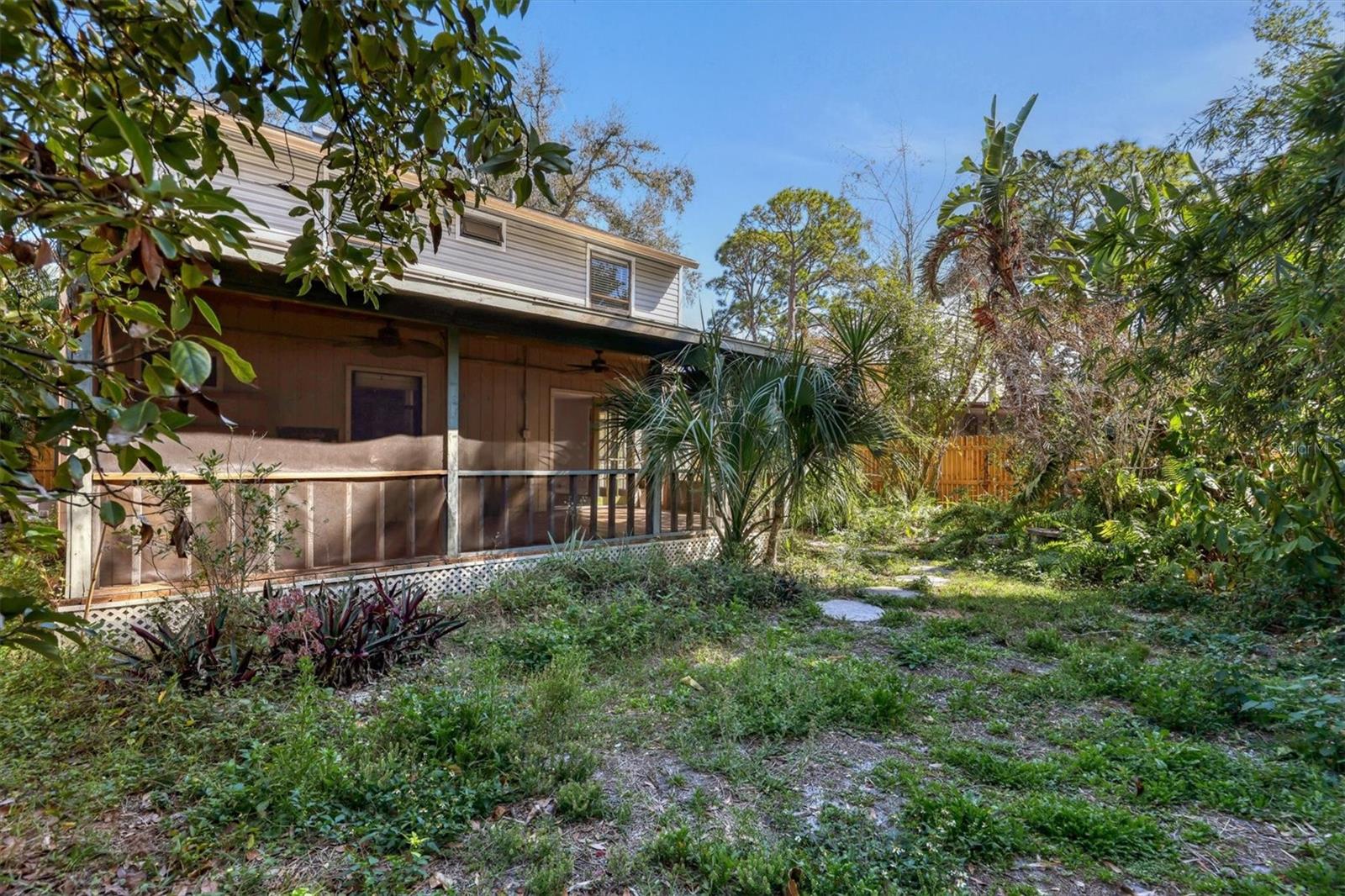 FLORA VILLA - Residential