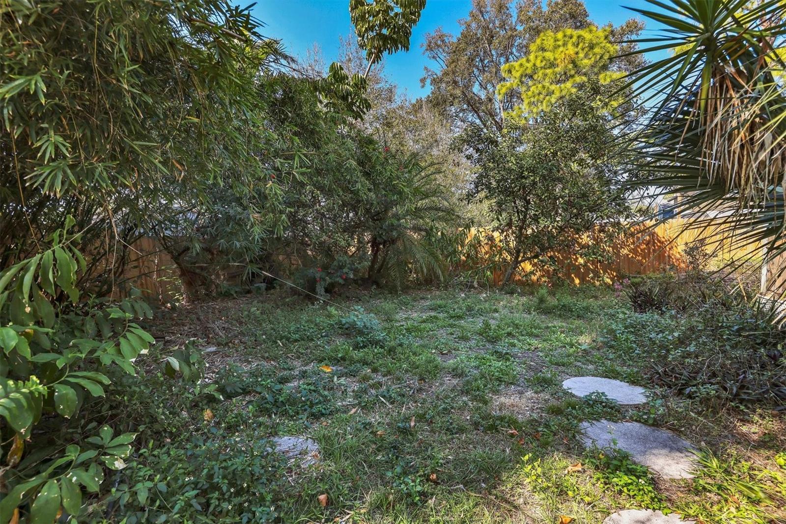 FLORA VILLA - Residential