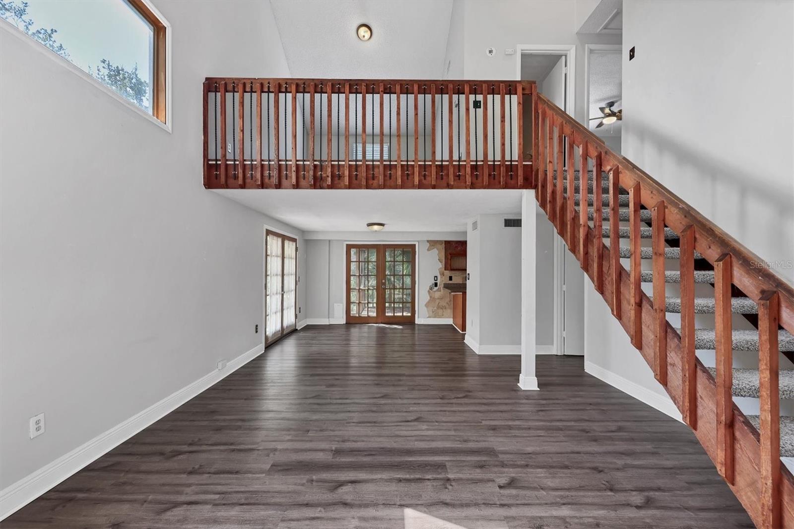 FLORA VILLA - Residential