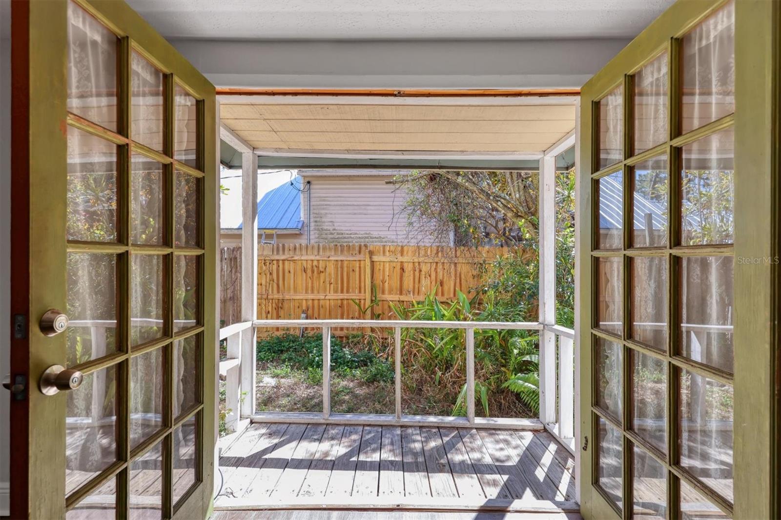 FLORA VILLA - Residential