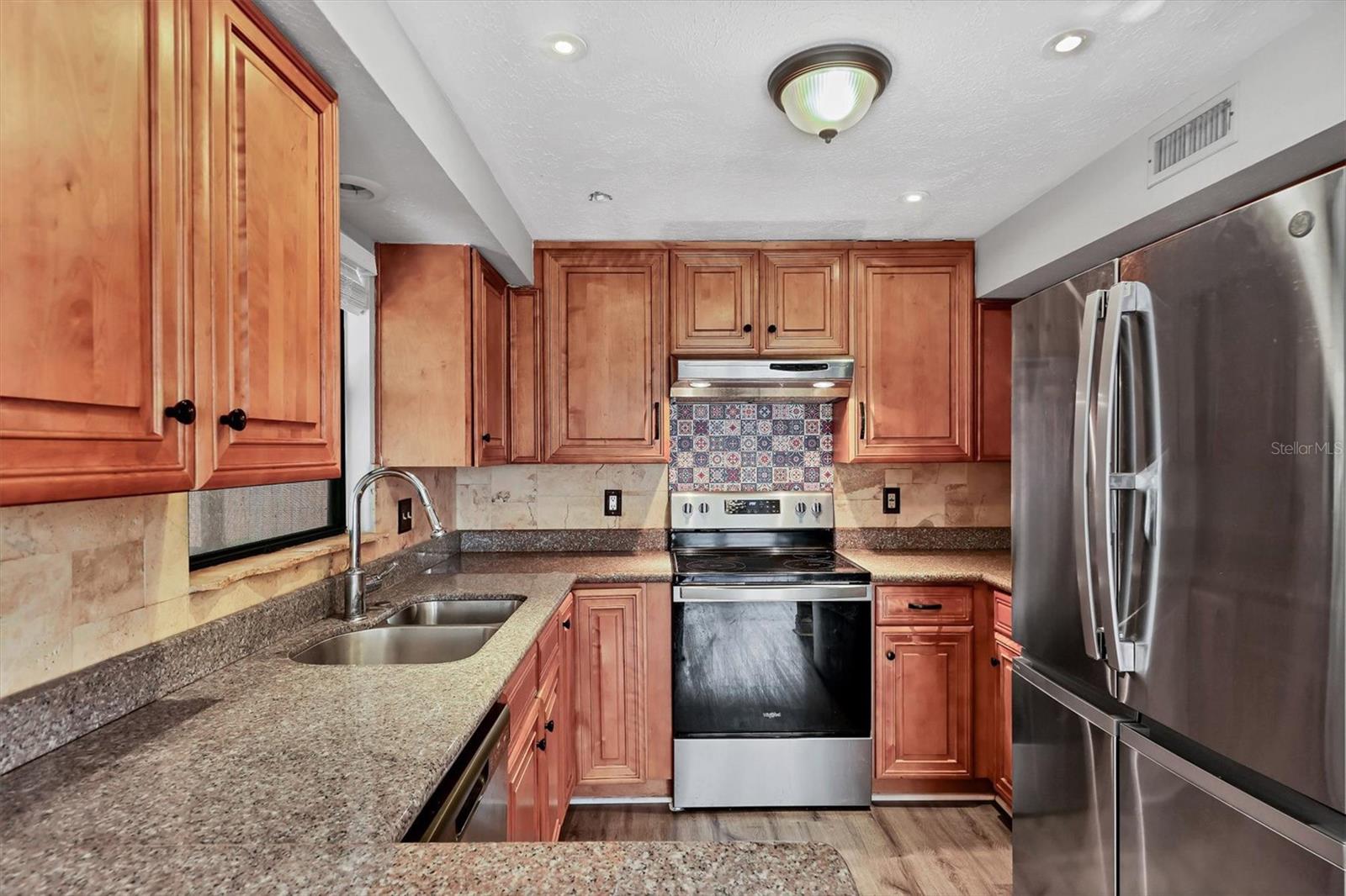 FLORA VILLA - Residential