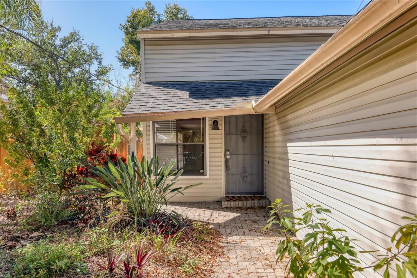 FLORA VILLA - Residential