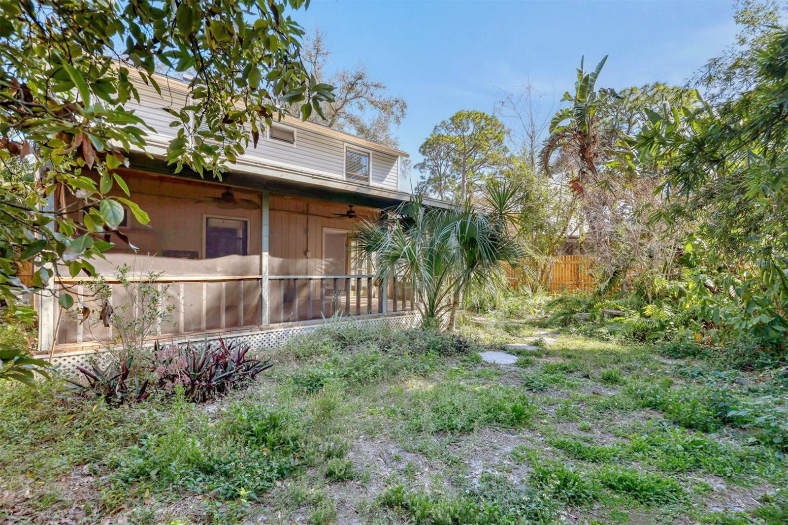 FLORA VILLA - Residential