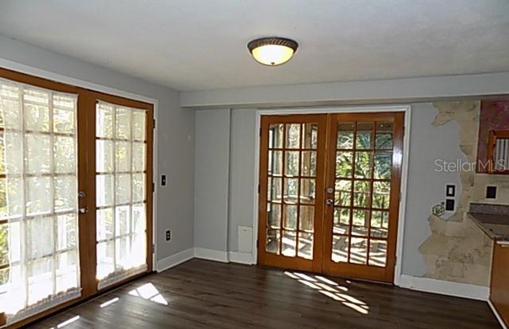 Photo of 4038 Olive Avenue, Sarasota, FL 34231 (MLS # A4683151)